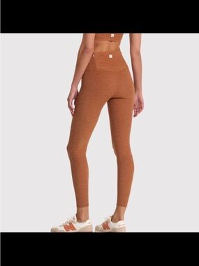 Vuori High-Waist Leggings in Rust